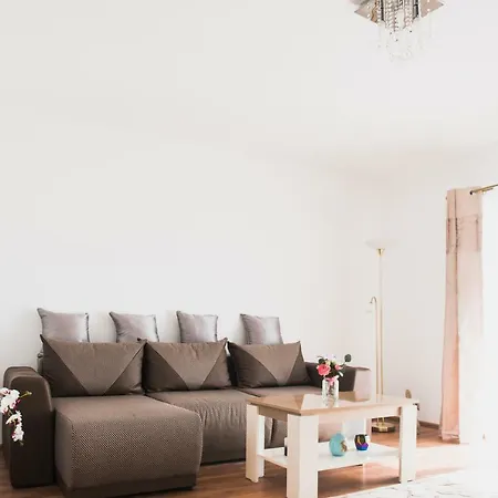 Apartament Asiral *