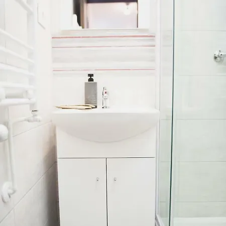 Apartament Asiral *